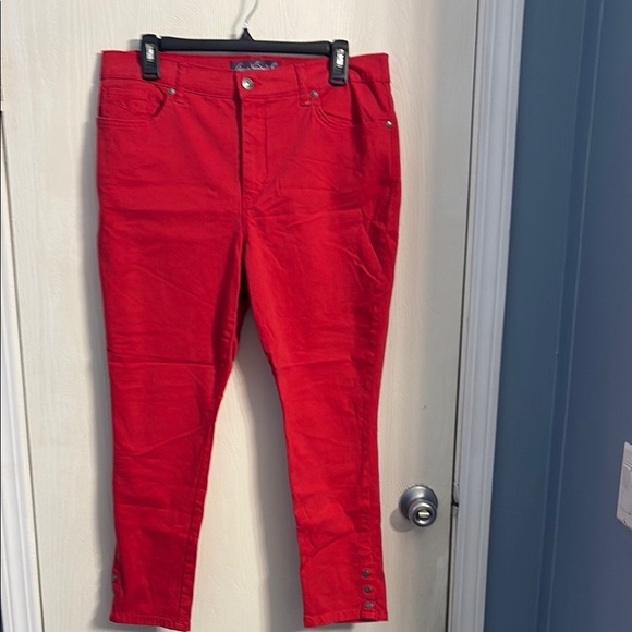 Gloria Vanderbilt Denim - Gloria Vanderbilt Red Cropped Ankle Jeans